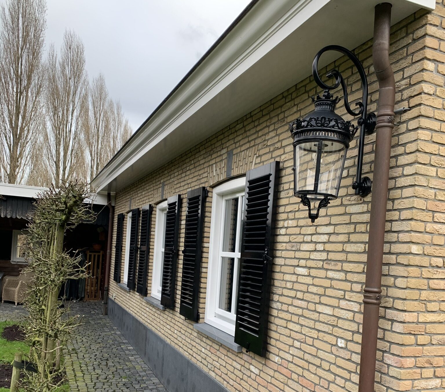 Woning familie van Vugt geschilderd door Zuiderent zijaanaciht van woning